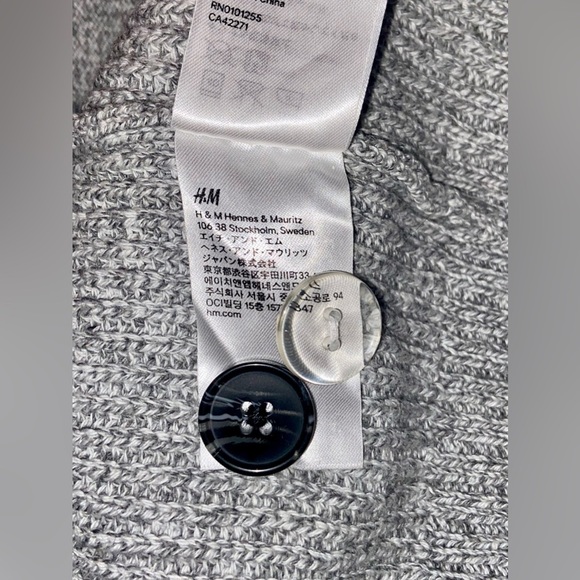 2/49$ Men’s H&M gray 100% cotton Double-Breasted Gilet knit Cardigan Sz medium - Picture 7 of 13
